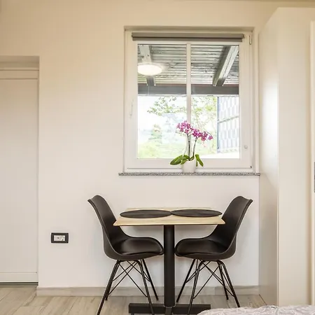 Larabella Salt Fields View Apartman *