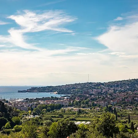 Larabella Salt Fields View Apartma