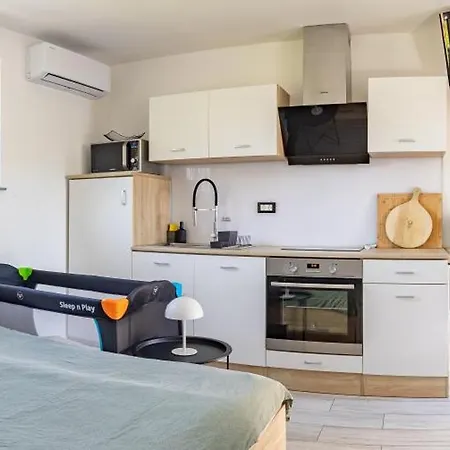 Larabella Salt Fields View Apartment *