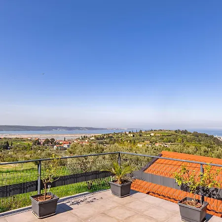 Apartment Larabella Salt Fields View